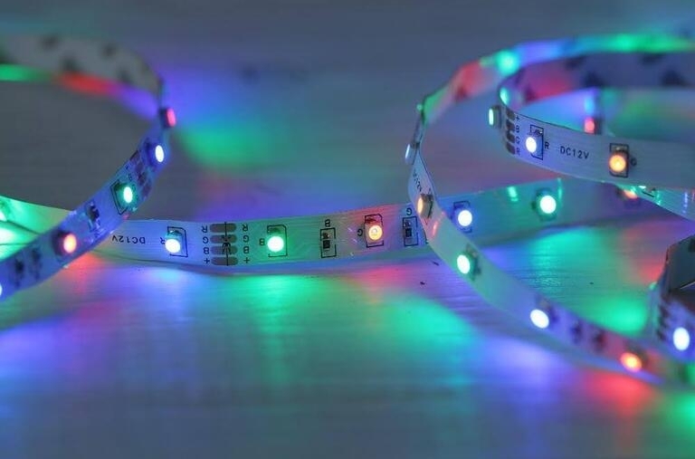 Come scegliere le strisce a LED per illuminare gli interni?