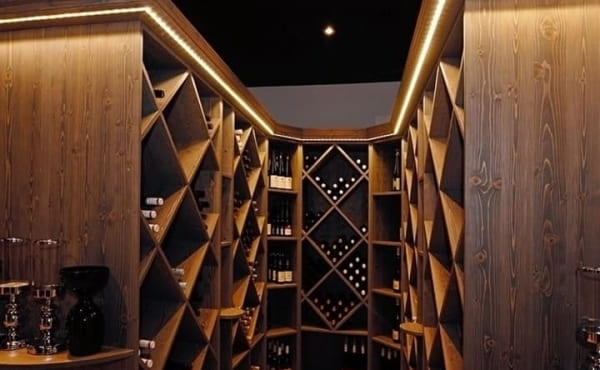 I prodotti più indicati per l’illuminazione di una taverna: le strisce a LED