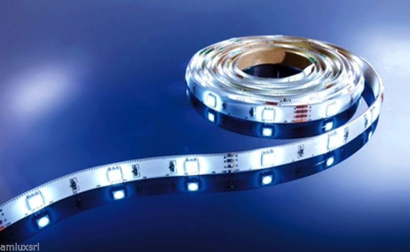 Striscia led flessibile 90LED SMD 5050 IP55 biando freddo 3mt. 12V DC 7,2W/m