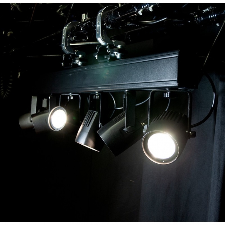 1226200060-saber-bar-6-pinspot-sistema-illuminazione-15W-3100K-4-464975.jpg