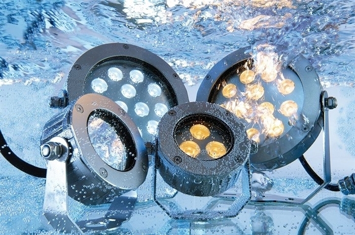 730110-faro-immersione-underwater-acqua-spotlight-Monsun-II-5-133714.jpg