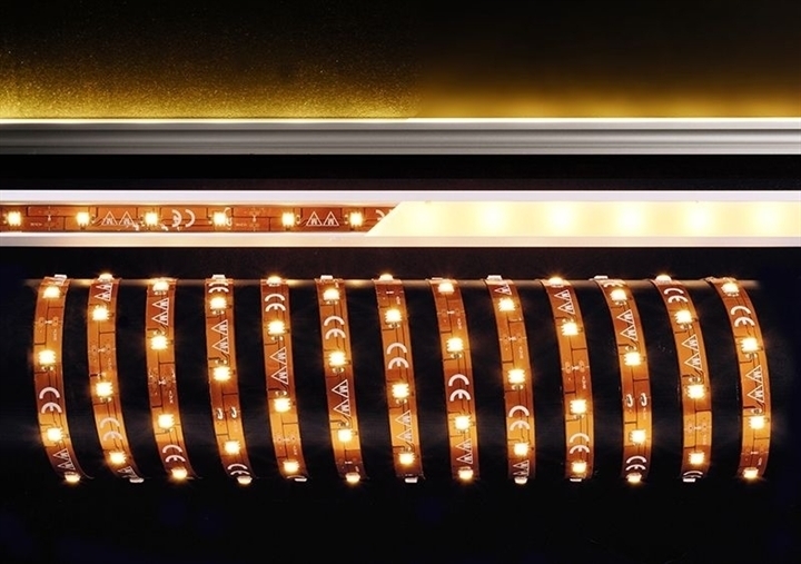 Striscia led flessibile 150LED SMD 5050 IP20 3000 K 5mt. 12V DC 5,6W/m