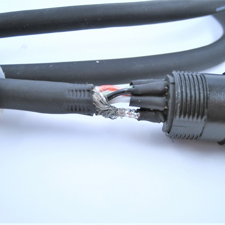 Cavo-dmx-pre-cablato-connettore-5-poli-2-396488.JPG
