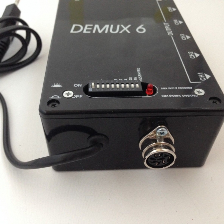 DEMUX 6 INTERFACCIA da DMX 512 A 0/10V 6 CANALI