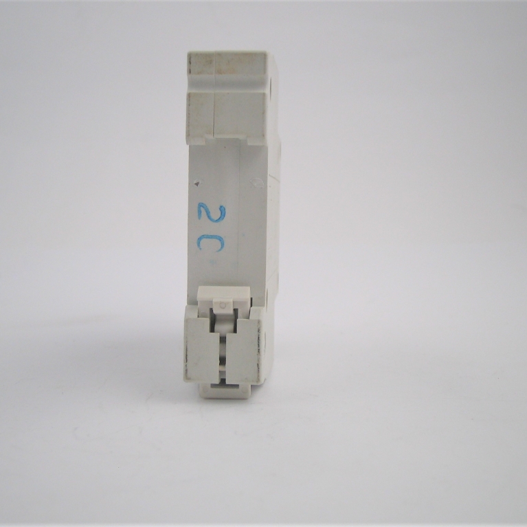 Interruttore modulare singolo DZ47-63/ 1P C20 230/400V 4500A