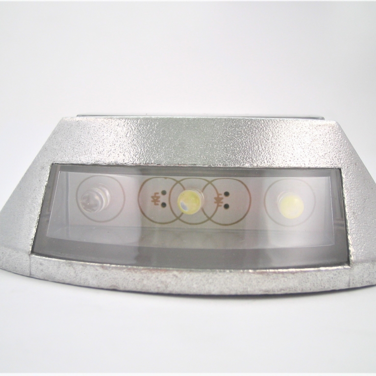 Segnapasso "PAVIMENTO" con pannello fotovoltaico con led bianco singolo - FLASH